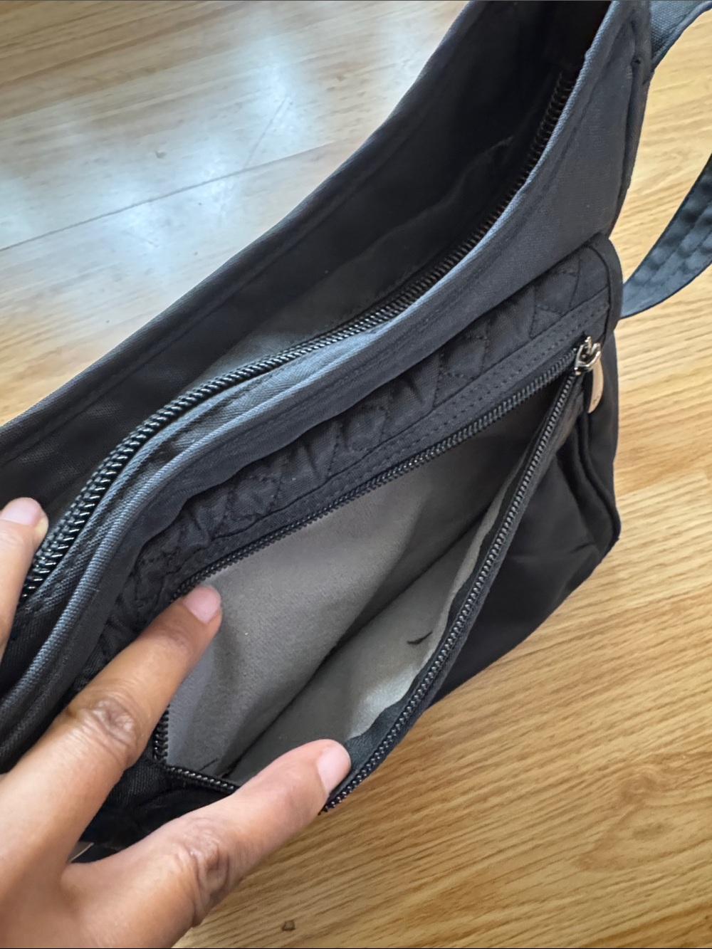 Lug ‘Hopscotch’ Crossbody Messenger Bag 🔅 - Picture 8 of 13